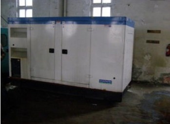 富裕康明斯150kw大型柴油二手发电机组